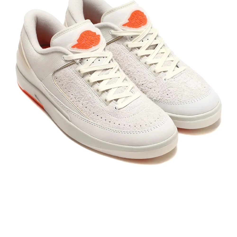 NWOT Jordan retro 2 low. Size 10